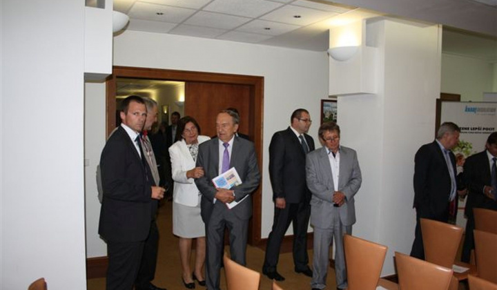 1. fotografia fotogalérie Odovzdávanie mimoriadnej vecnej ceny za bytovku 8.6.2016