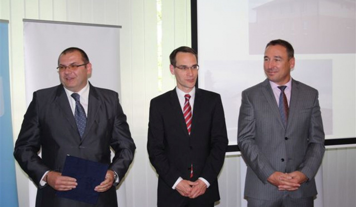 9. fotografia fotogalérie Odovzdávanie mimoriadnej vecnej ceny za bytovku 8.6.2016