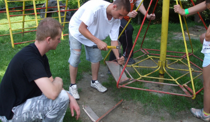 4. fotografia fotogalérie Oprava detského ihriska