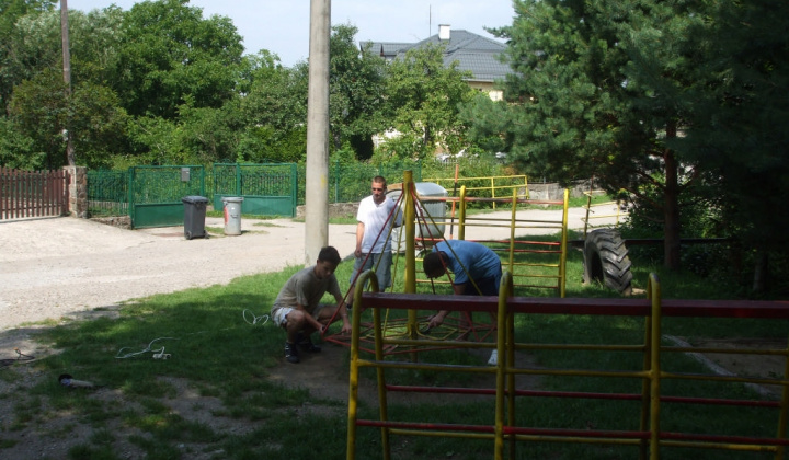 8. fotografia fotogalérie Oprava detského ihriska